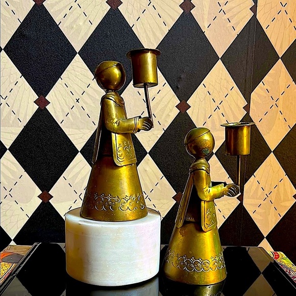 Vintage Brass Altar Figurine Candle Holders – Hand Hammered Rare Matching Pair - Picture 3 of 10